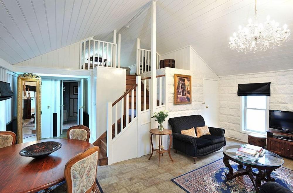 A Loft In The Mill Boutique Accommodation Olinda Ngoại thất bức ảnh